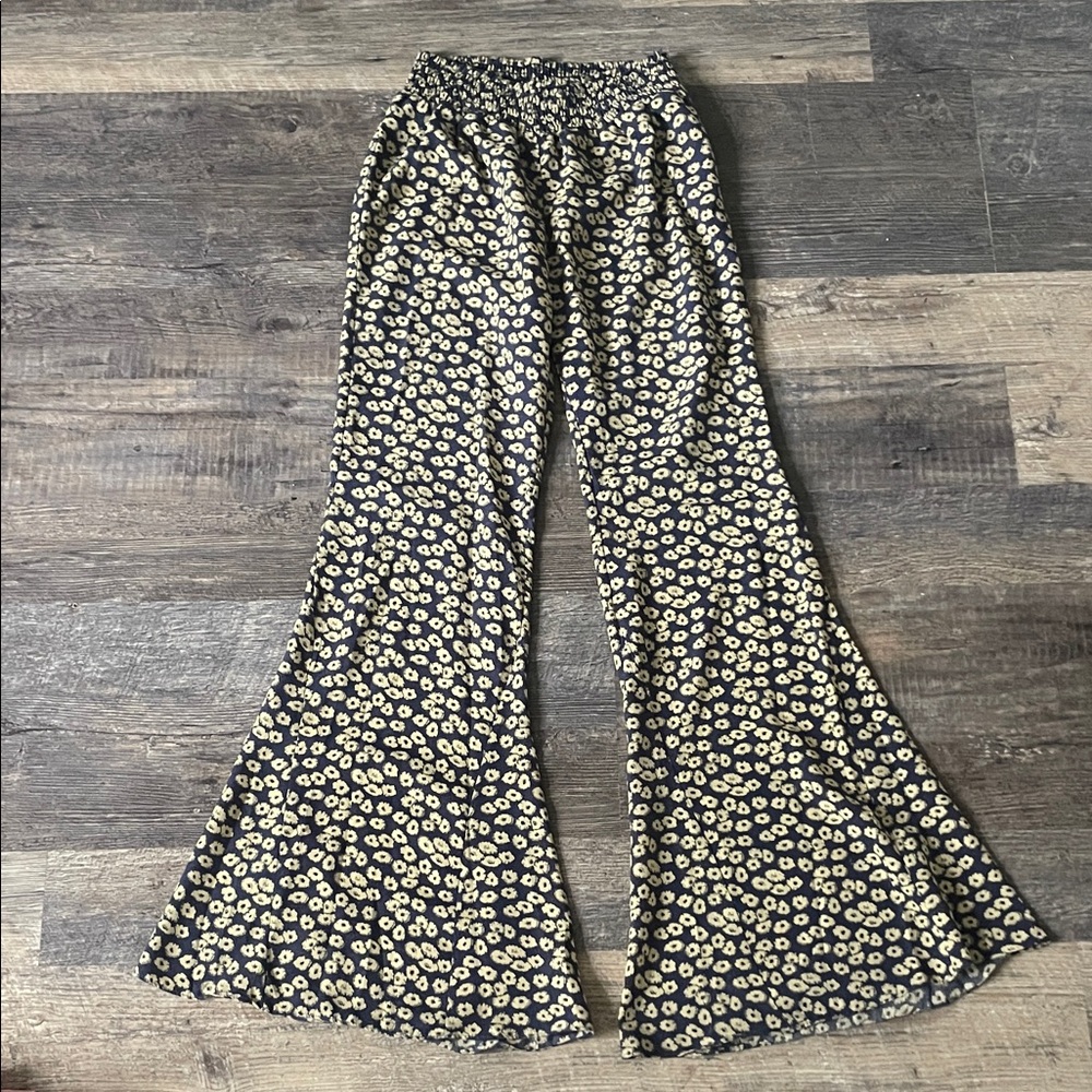 Cecico Navy and Cream Floral Pants